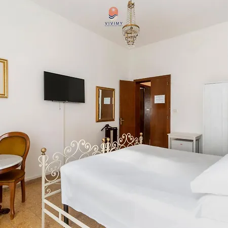 Palazzo Grassi By Vivimy Guest house